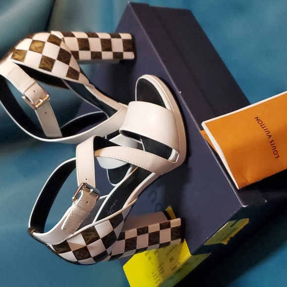 Louis Vuitton Matchmake Cross Sandal - Picture 4 of 4